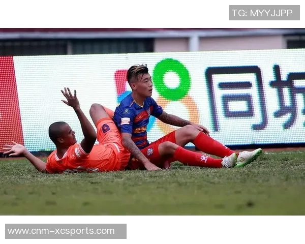 青岛黄海迎战北京人和争夺中甲联赛关键三分的精彩对决